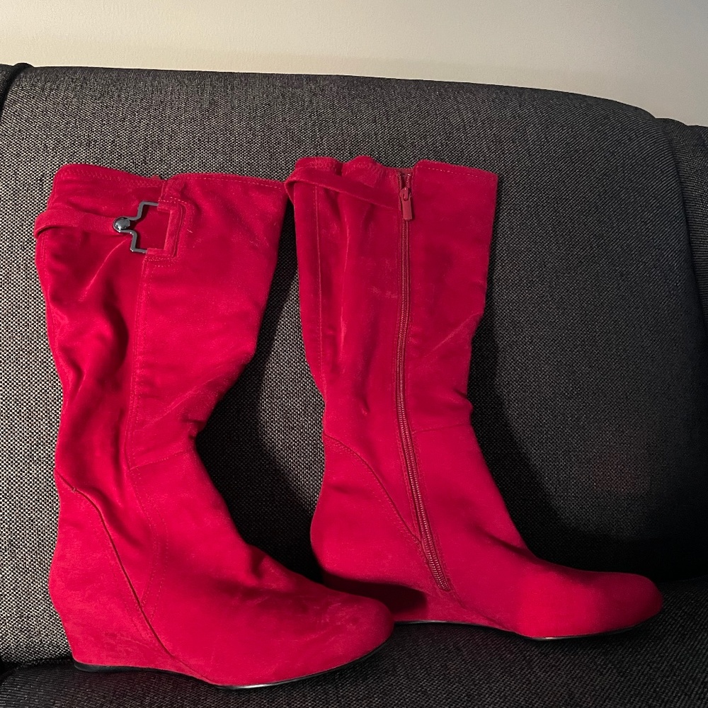 Impo Red suede boots 7M